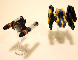 Illustration for article titled Using Hundreds of LEGO Star Wars Mini-Spaceships to Create Huge Battles